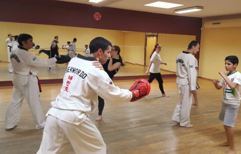 Cours Il Gi Academy le mercredi dans la salle parquetée au centre sportif Nautisport d'Enghien